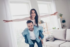 ¡Quiero volar más arriba! Concepto de dulzura de la felicidad romántico foto de archivo libre de regalías ¡Quiero volar más arriba! Concepto de dulzura de la felicidad romántico foto de archivo libre de regalías