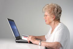 Ältere Frau mit Laptop Ältere Frau mit Laptop