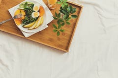 äta för begrepp som är sunt caucasian för frukost för asiatiskt bakgrundsunderlag stort som har isolerat den toothy vita kvinnan royaltyfria foton äta för begrepp som är sunt caucasian för frukost för asiatiskt bakgrundsunderlag stort som har isolerat den toothy vita kvinnan royaltyfria foton