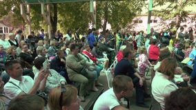 Åhörarna i sommarteatern 4K arkivfilmer Åhörarna i sommarteatern 4K arkivfilmer