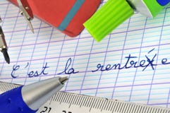É de volta à escola escrita em francês ilustração stock É de volta à escola escrita em francês ilustração stock