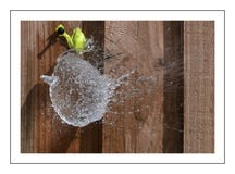 Éclatement du ballon images libres de droits Éclatement du ballon images libres de droits