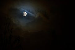 Éclipse de lune en pleine lune Lune superbe de sang bleu photos stock Éclipse de lune en pleine lune Lune superbe de sang bleu photos stock