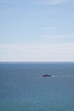 Épave de bateau par la ville image stock Épave de bateau par la ville image stock