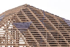 Étant toit construit de la maison Images libres de droits Étant toit construit de la maison Images libres de droits