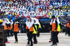 Étudiants malaisiens pratiquant pour Hari Merdeka en Malaisie, Kuala Lumpur image stock Étudiants malaisiens pratiquant pour Hari Merdeka en Malaisie, Kuala Lumpur image stock