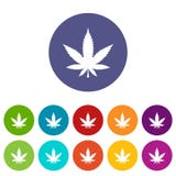 Ícones ajustados da folha do cannabis ilustração stock Ícones ajustados da folha do cannabis ilustração stock