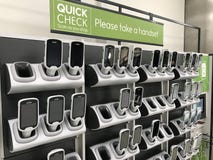 Ανίχνευση hansets του καταστήματος Waitrose, Λονδίνο στοκ εικόνα με δικαίωμα ελεύθερης χρήσης Ανίχνευση hansets του καταστήματος Waitrose, Λονδίνο στοκ εικόνα με δικαίωμα ελεύθερης χρήσης