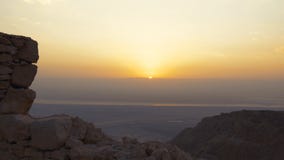 Ανατολή από την κορυφή του φρουρίου Masada στοκ εικόνα Ανατολή από την κορυφή του φρουρίου Masada στοκ εικόνα