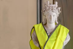 Αποτυχία της Marianne, σύμβολο της γαλλικής Δημοκρατίας στο κίτρινο gilet φανέλλων jaune Γαλλίαη στοκ εικόνες Αποτυχία της Marianne, σύμβολο της γαλλικής Δημοκρατίας στο κίτρινο gilet φανέλλων jaune Γαλλίαη στοκ εικόνες