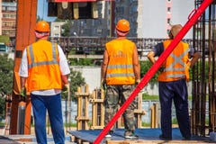 Εργαζόμενοι στην περιοχή construcion στοκ φωτογραφίες Εργαζόμενοι στην περιοχή construcion στοκ φωτογραφίες