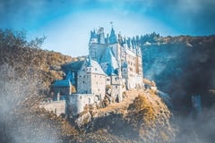Κάστρο Eltz Burg σε Ρηνανία-Παλατινάτο, Γερμανία στοκ φωτογραφία με δικαίωμα ελεύθερης χρήσης Κάστρο Eltz Burg σε Ρηνανία-Παλατινάτο, Γερμανία στοκ φωτογραφία με δικαίωμα ελεύθερης χρήσης