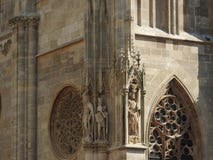 Καθεδρικός ναός του ST Stephen ` s στη Βιέννη, Αυστρία σε μια όμορφη ημέρα φθινοπώρου στοκ εικόνες Καθεδρικός ναός του ST Stephen ` s στη Βιέννη, Αυστρία σε μια όμορφη ημέρα φθινοπώρου στοκ εικόνες