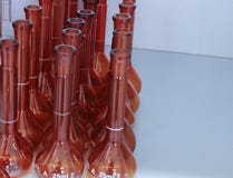 Καφετιές ιατρικές φιάλες διανυσματική απεικόνιση Καφετιές ιατρικές φιάλες διανυσματική απεικόνιση