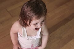 κραυγάζοντας μικρό παιδί στοκ φωτογραφία με δικαίωμα ελεύθερης χρήσης κραυγάζοντας μικρό παιδί στοκ φωτογραφία με δικαίωμα ελεύθερης χρήσης