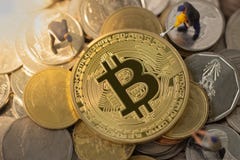 Μεταλλεία Bitcoin Έννοια μεταλλείας Cryptocurrency στοκ φωτογραφία με δικαίωμα ελεύθερης χρήσης Μεταλλεία Bitcoin Έννοια μεταλλείας Cryptocurrency στοκ φωτογραφία με δικαίωμα ελεύθερης χρήσης