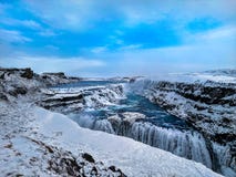 Μπλε καταρράκτης Gullfoss στοκ φωτογραφία με δικαίωμα ελεύθερης χρήσης Μπλε καταρράκτης Gullfoss στοκ φωτογραφία με δικαίωμα ελεύθερης χρήσης