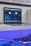 Οργάνωση του εγχώριου DJ στοκ εικόνες Οργάνωση του εγχώριου DJ στοκ εικόνες