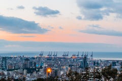 Όμορφο ηλιοβασίλεμα του λιμανιού της Βηρυττού στοκ φωτογραφίες Όμορφο ηλιοβασίλεμα του λιμανιού της Βηρυττού στοκ φωτογραφίες
