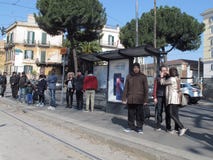 Στάση λεωφορείου στη Ρώμη στοκ φωτογραφία Στάση λεωφορείου στη Ρώμη στοκ φωτογραφία