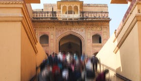 Συσσωρευμένη είσοδος του Amer οχυρού στο Jaipur, Ινδία στοκ φωτογραφίες με δικαίωμα ελεύθερης χρήσης Συσσωρευμένη είσοδος του Amer οχυρού στο Jaipur, Ινδία στοκ φωτογραφίες με δικαίωμα ελεύθερης χρήσης