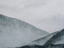 Το Watercolor που χρωματίζει τα ασιατικά βουνά τέχνης κάλυψε την πτώση χιονιού με την ομίχλη στη χειμερινή εποχή ελεύθερη απεικόνιση δικαιώματος Το Watercolor που χρωματίζει τα ασιατικά βουνά τέχνης κάλυψε την πτώση χιονιού με την ομίχλη στη χειμερινή εποχή ελεύθερη απεικόνιση δικαιώματος
