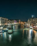 Τοπίο στη Βενετία από τη γέφυρα Rialto στοκ εικόνες με δικαίωμα ελεύθερης χρήσης Τοπίο στη Βενετία από τη γέφυρα Rialto στοκ εικόνες με δικαίωμα ελεύθερης χρήσης