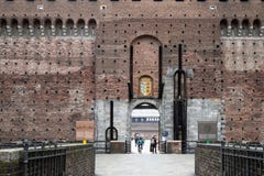 Πύλη στο φρούριο Castello Sforzesco στο Μιλάνο στοκ φωτογραφίες Πύλη στο φρούριο Castello Sforzesco στο Μιλάνο στοκ φωτογραφίες