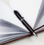 Ð Ñ ‚Ñ€Ð¸Ð±ÑƒÑ ‚Ñ ‹Ð ¿ уР½ ÐºÑ ‚уаÐ' ьР½ Ð ¾ Ñ Ñ ‚и Dzienniczek, ballpoint pióro, klerykalni kahaty na stole obraz royalty free Ð Ñ ‚Ñ€Ð¸Ð±ÑƒÑ ‚Ñ ‹Ð ¿ уР½ ÐºÑ ‚уаÐ' ьР½ Ð ¾ Ñ Ñ ‚и Dzienniczek, ballpoint pióro, klerykalni kahaty na stole obraz royalty free