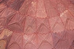 Детали сложного резного изображения крыши внутри комплекса Qutub Minar, Дели, Индии стоковое изображение Детали сложного резного изображения крыши внутри комплекса Qutub Minar, Дели, Индии стоковое изображение
