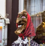 Деревянная статуя подбородка традиционного носа ведьмы большого большого стоковая фотография rf Деревянная статуя подбородка традиционного носа ведьмы большого большого стоковая фотография rf