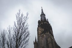 Башня Nieuwe Kerk, новой церков, в старом центре города Делфта стоковая фотография rf Башня Nieuwe Kerk, новой церков, в старом центре города Делфта стоковая фотография rf