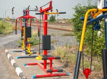 Бесплатный услуг оборудований спортзала для публики стоковое изображение Бесплатный услуг оборудований спортзала для публики стоковое изображение