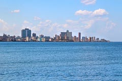 Взгляд panoramatic Гаваны в Кубе Голубое небо и голубой океан стоковые изображения Взгляд panoramatic Гаваны в Кубе Голубое небо и голубой океан стоковые изображения