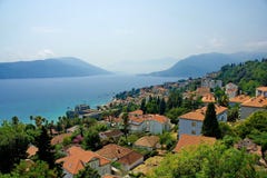 Взгляд залива Boka-Kotorska от крепости Herceg Novi Городок Herceg Novi в Черногории Крепость в старом городке стоковые фотографии rf Взгляд залива Boka-Kotorska от крепости Herceg Novi Городок Herceg Novi в Черногории Крепость в старом городке стоковые фотографии rf