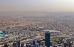 Взгляд крыши на Дубай от 154th пола Burj Khalifa стоковые фото Взгляд крыши на Дубай от 154th пола Burj Khalifa стоковые фото