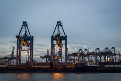 Гавань Гамбурга на Эльбе, Гамбурге, Германии стоковая фотография rf Гавань Гамбурга на Эльбе, Гамбурге, Германии стоковая фотография rf