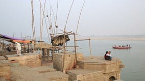 Ежедневная жизнь в Ганге Ghat Ежедневная жизнь в Ганге Ghat