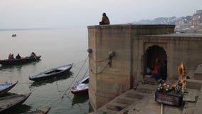 Ежедневная жизнь в Ганге Ghat Ежедневная жизнь в Ганге Ghat