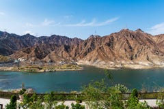 Запруда Rafisah Al в Khor Fakkan в Объениненных Арабских Эмиратах стоковое фото rf Запруда Rafisah Al в Khor Fakkan в Объениненных Арабских Эмиратах стоковое фото rf
