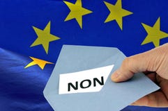 Кто-то голосуя на французском против Европейского союза бесплатная иллюстрация Кто-то голосуя на французском против Европейского союза бесплатная иллюстрация