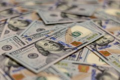 Макрос снятый портрета Бенджамина Франклина на новом примечании денег 100 США доллара, с defocused предпосылкой еще многие иденти стоковое фото Макрос снятый портрета Бенджамина Франклина на новом примечании денег 100 США доллара, с defocused предпосылкой еще многие иденти стоковое фото