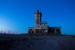 Мертвые деревья в получившемся отказ городе Epecuen Известное здание для того чтобы зарезать скотин Подпишите которое говорит стоковые фото Мертвые деревья в получившемся отказ городе Epecuen Известное здание для того чтобы зарезать скотин Подпишите которое говорит стоковые фото
