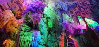 Пещера Karst стоковое изображение rf Пещера Karst стоковое изображение rf