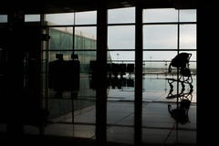 Пустая зала крупного аэропорта стоковое фото Пустая зала крупного аэропорта стоковое фото