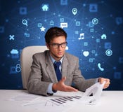 Секретарша работает с концепцией multitask стоковые фото Секретарша работает с концепцией multitask стоковые фото