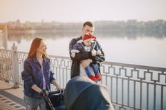 Семья на прогулке стоковые фото Семья на прогулке стоковые фото