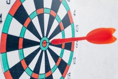 Стрелки концепции руководства по цели archery концепции дела цели dartboard стоковые фото Стрелки концепции руководства по цели archery концепции дела цели dartboard стоковые фото