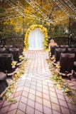 церемония outdoors wedding Украшение свадебной церемонии, красивое оформление свадьбы стоковая фотография церемония outdoors wedding Украшение свадебной церемонии, красивое оформление свадьбы стоковая фотография