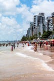 Ресифи, пляж Viagem горжетки, Pernambuco, Бразилия - январь 2019: Летнее время на пляже стоковое изображение rf Ресифи, пляж Viagem горжетки, Pernambuco, Бразилия - январь 2019: Летнее время на пляже стоковое изображение rf